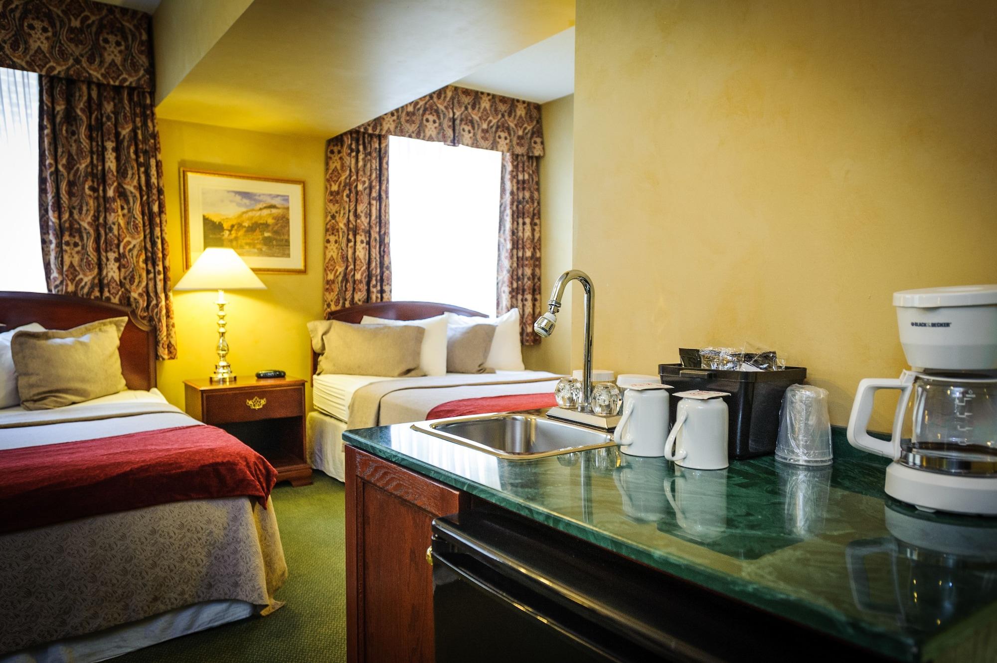 Peterborough Inn & Suites Hotel Zewnętrze zdjęcie