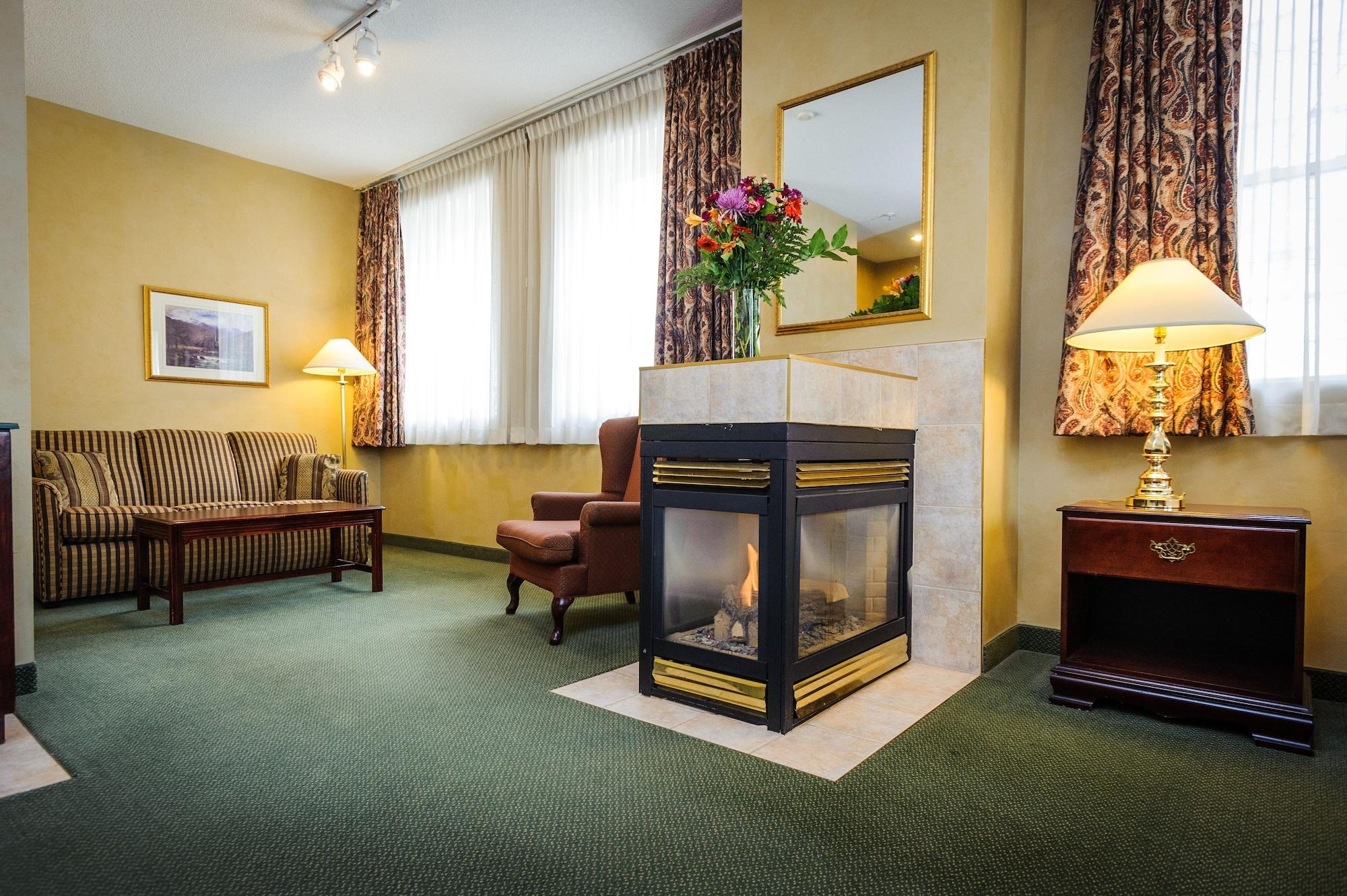 Peterborough Inn & Suites Hotel Zewnętrze zdjęcie
