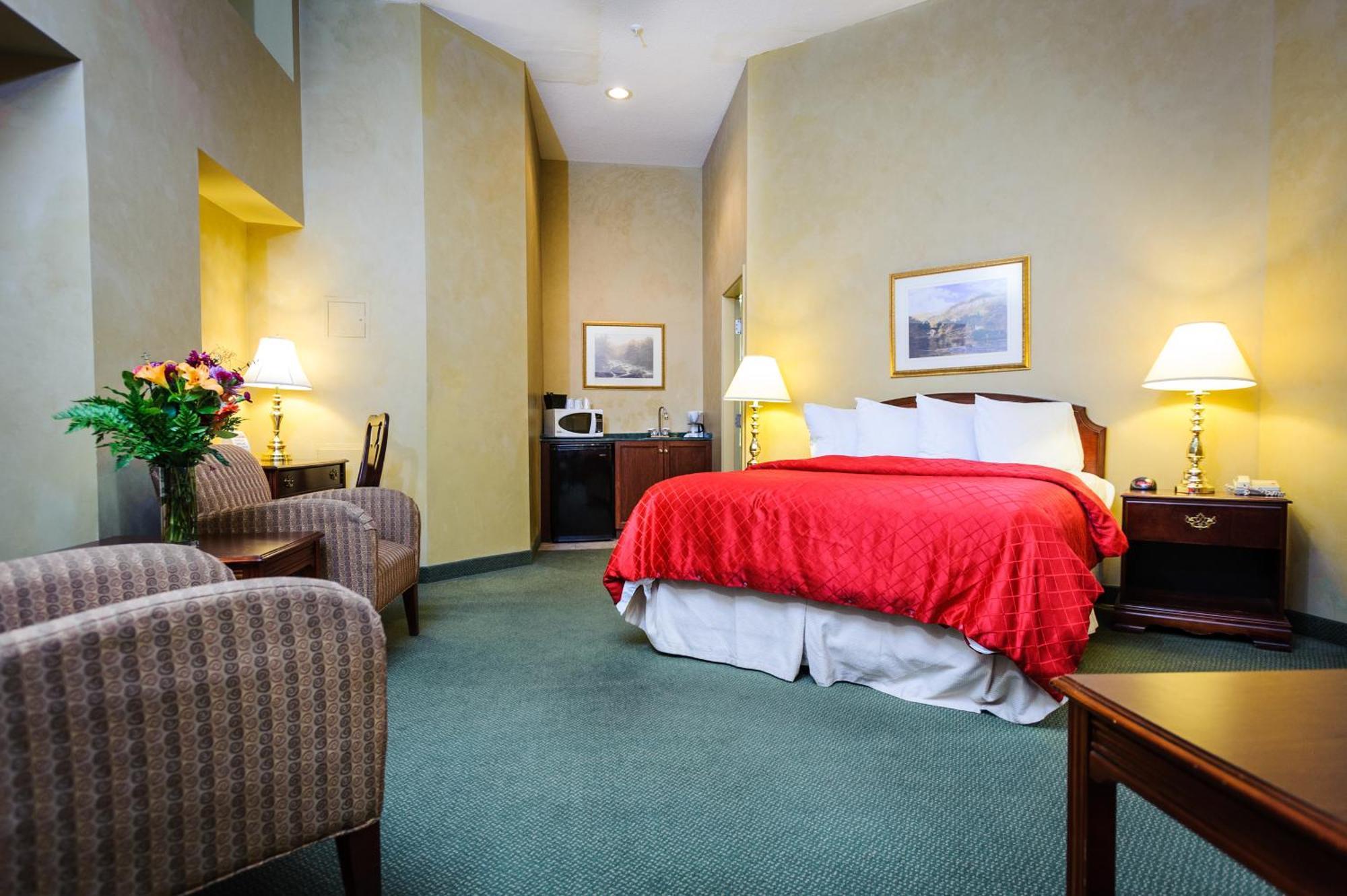 Peterborough Inn & Suites Hotel Zewnętrze zdjęcie