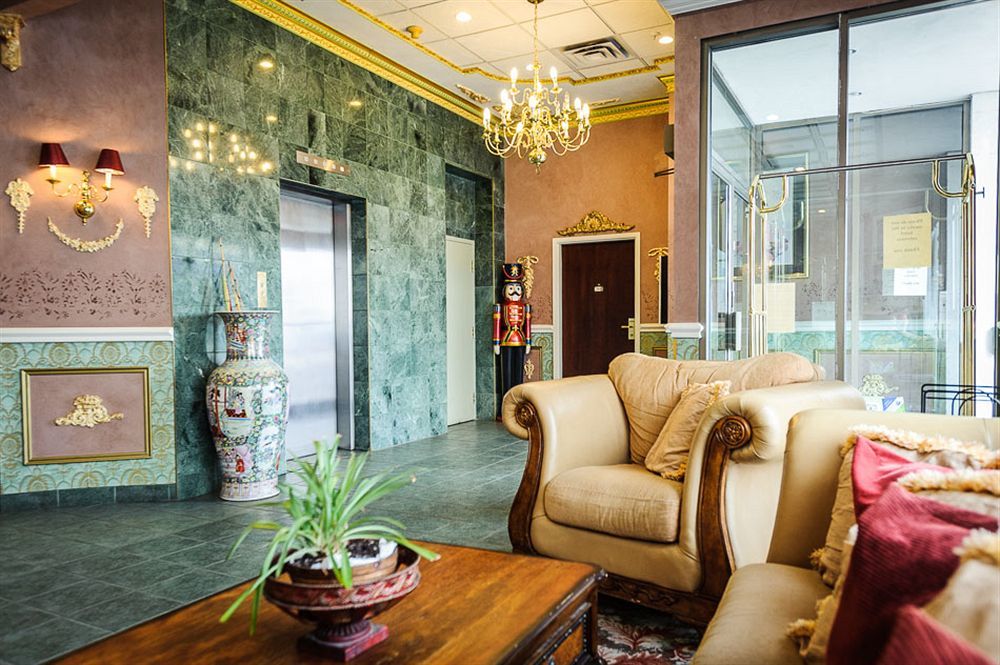 Peterborough Inn & Suites Hotel Zewnętrze zdjęcie